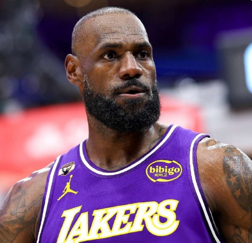  伤情报告：东契奇里夫斯报销背后的战术崩塌与詹姆斯单核困局 体育新闻