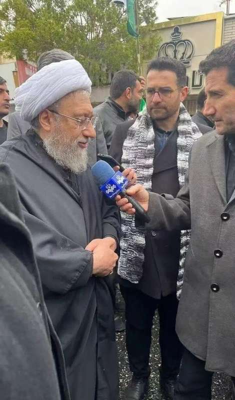 战火下的德黑兰游行;高层与民众并肩,传递何种信号。 新闻 战火下的德黑兰游行;高层与民众并肩,传递何种信号。 新闻