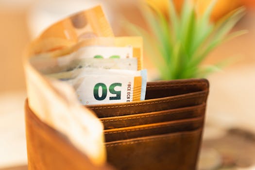 息差承压环境下,中信银行净利润突破700亿;总资产迈入十万亿时代。 股票财经