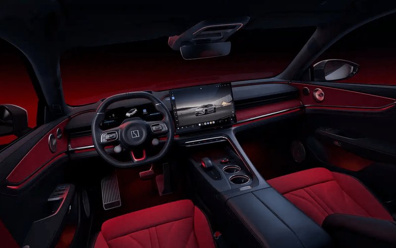  极氪001五周年纪念版：KW避震+Brembo卡钳，技术深挖下的底盘性能哲学 汽车科技