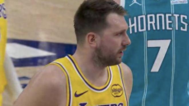  【深度复盘】从摆烂到西部第二：雷霆体系如何重塑NBA中锋价值坐标 体育新闻