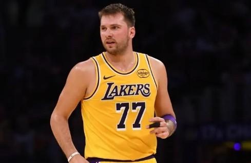  别让"技术完美"的幻觉，毁掉KD最后的黄金时光 体育新闻 别让"技术完美"的幻觉，毁掉KD最后的黄金时光 体育新闻