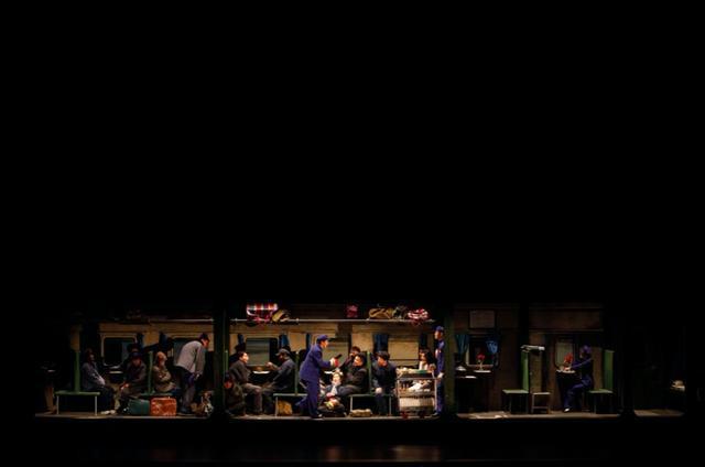  《南来北往》铁路题材话剧：戏剧改编的叙事重构与舞台实践 影视小说