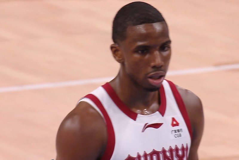  深圳队十一连胜背后：战术体系升级与季后赛格局深度推演 体育新闻