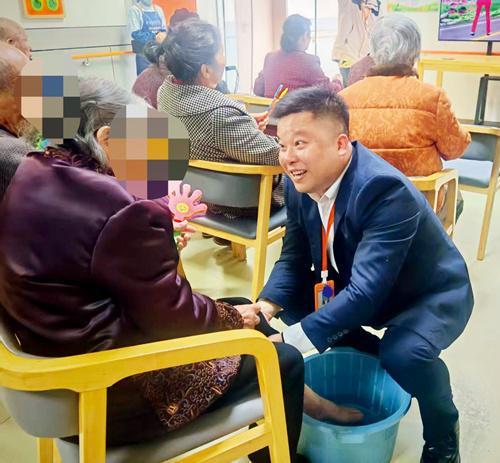  「技术+深度」精准分区分层：易康颐养中心的失能失智照护体系全解 新闻