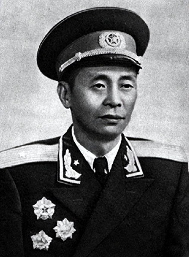  当将军脱下军装回到村庄，那个被当成乞丐的夜晚改变了一切 新闻